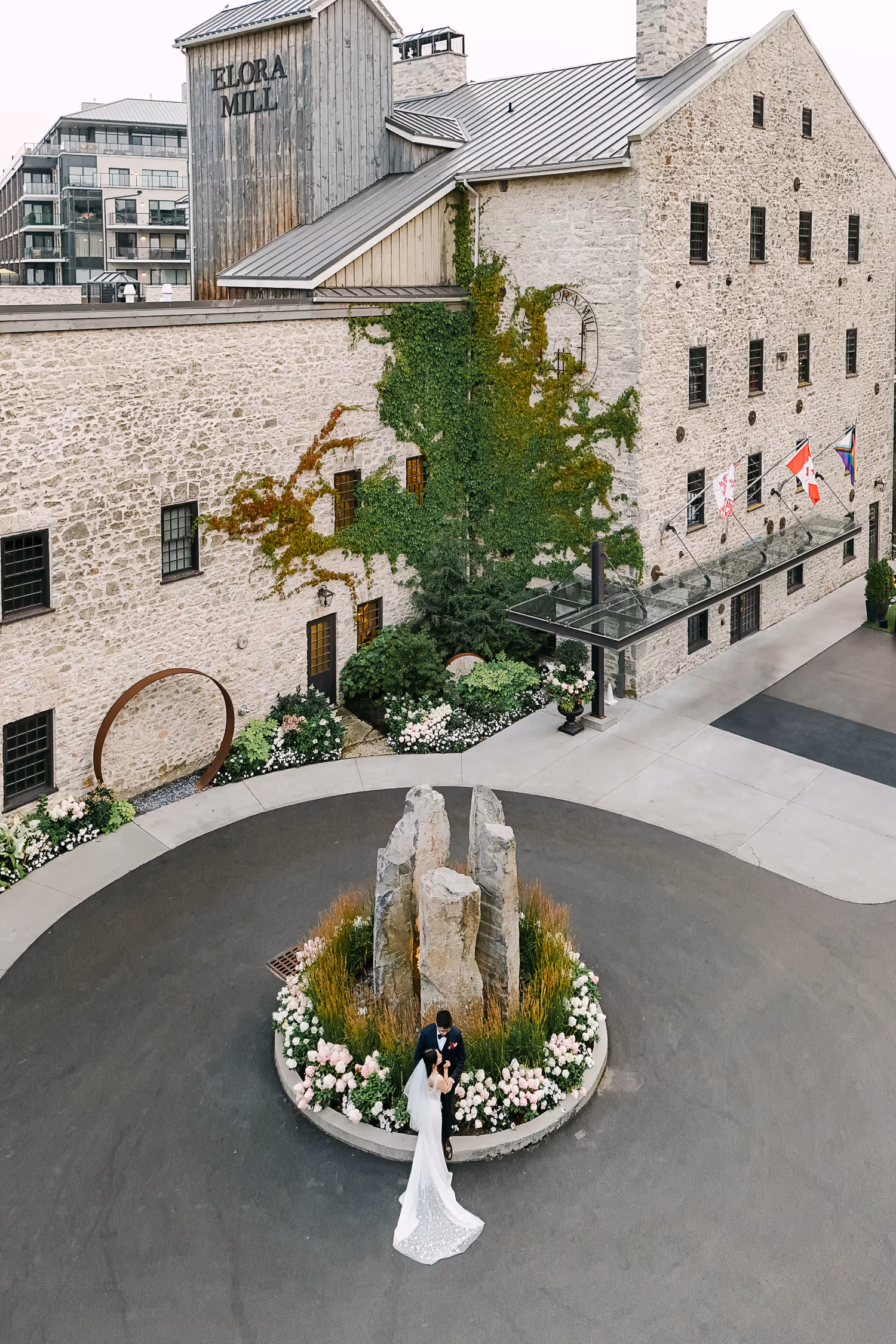Elegant wedding photography by Astora Studio
