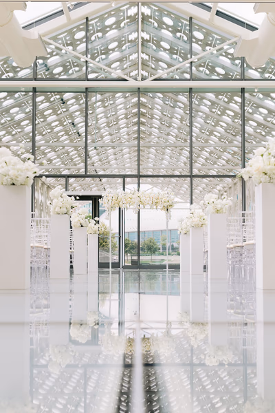 Astora Studio wedding photos showcase on Instagram