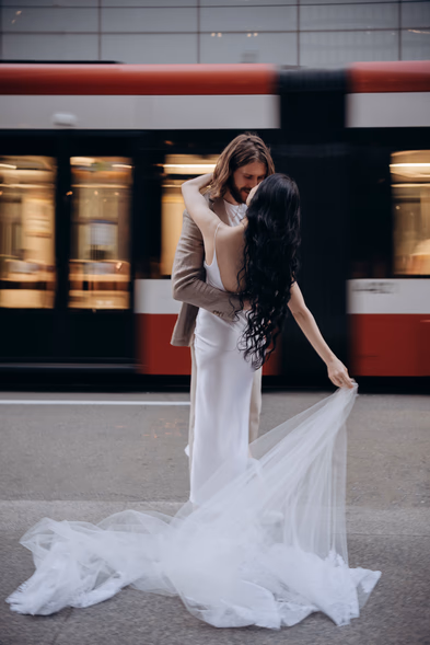 Elegant wedding photo by Astora Studio