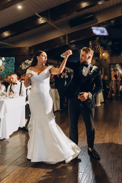 Bride groom Ancaster Mill dancing