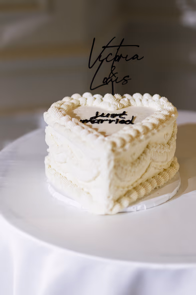 trendy wedding cake photo at The Doctor’s House