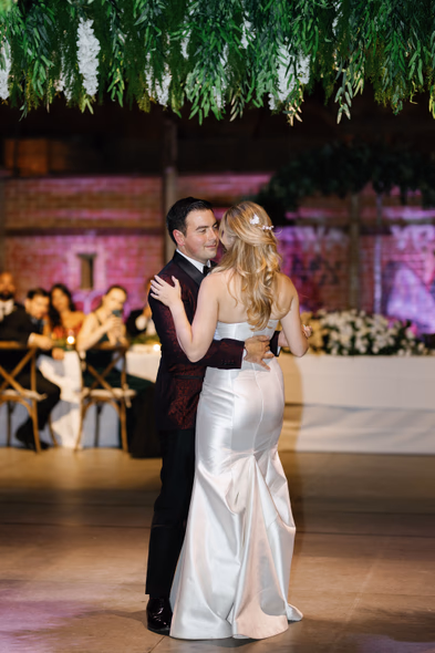 reception moment at Evergreen Brickworks