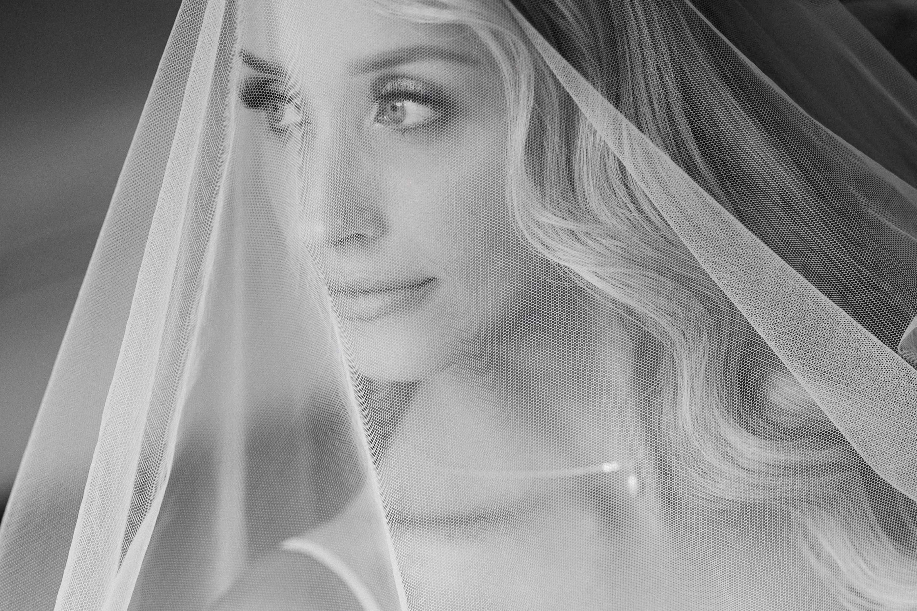 Behind-the-scenes wedding photography showing the professional experience and dedication of Astora Studio