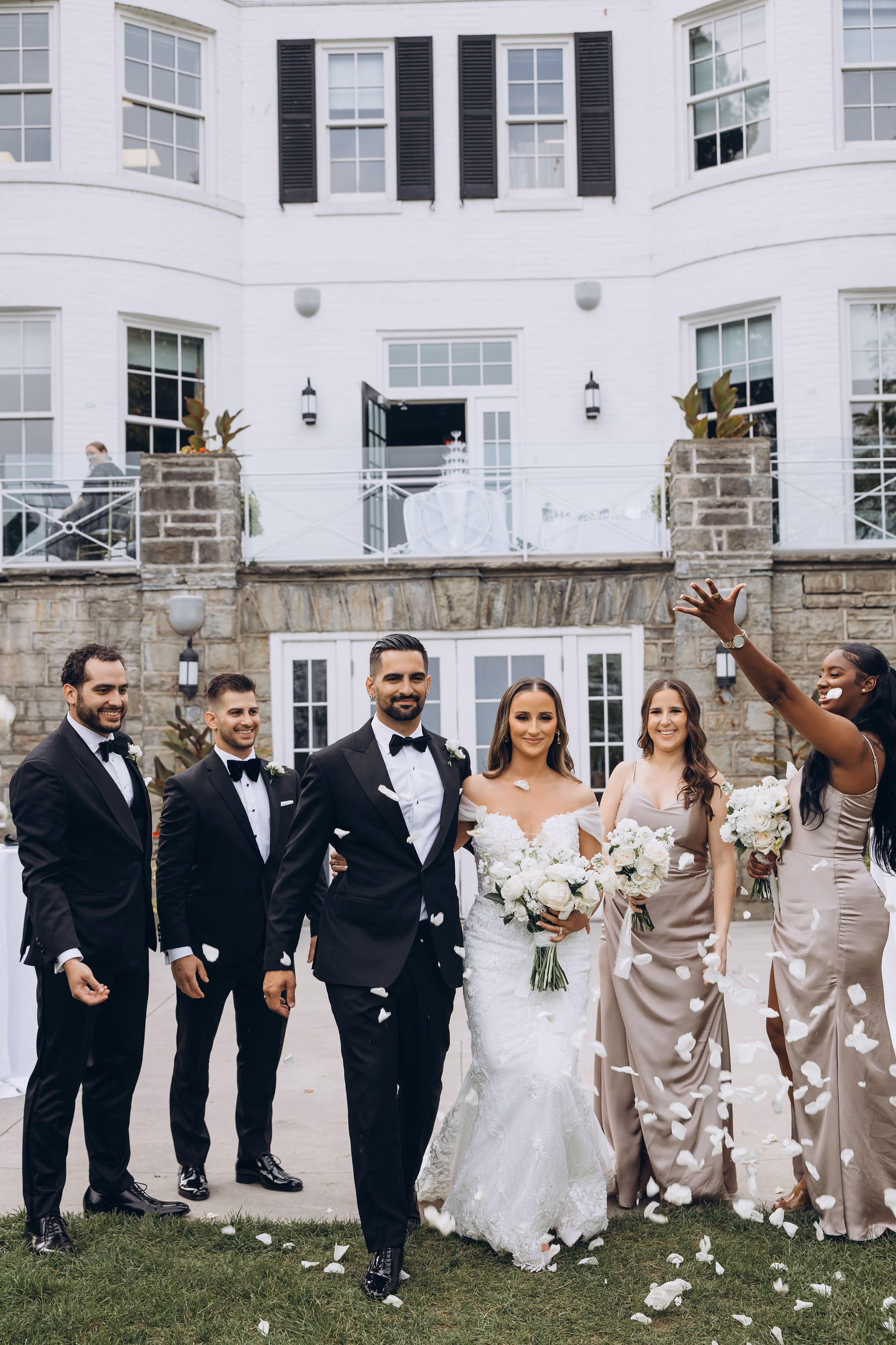 bridal party at Harding Waterfront Estate Missisauga