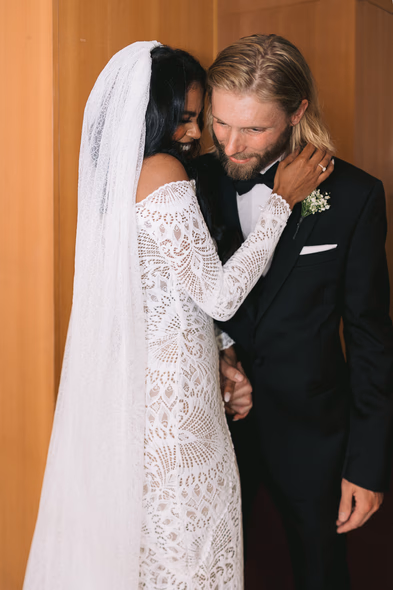 Art Gallery of Ontario (AGO) wedding bride and groom