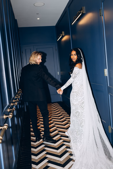couple walking at Leña Restaurant