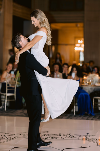 Elegant wedding décor at One King West