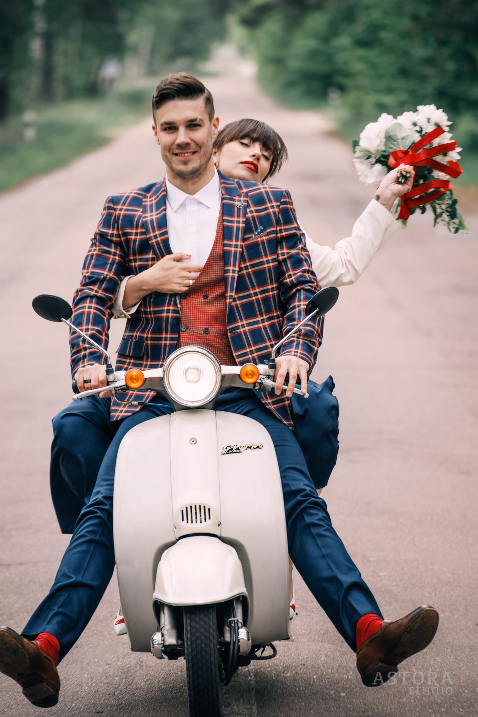 Two Sisters Vineyards wedding photo